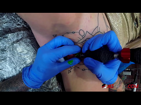 ❤️ Sully Savage oo aad u tattooed ayaa Kintirkeeda ku sawirtay tattoo ❤️❌  Galmada dabada ❌❤